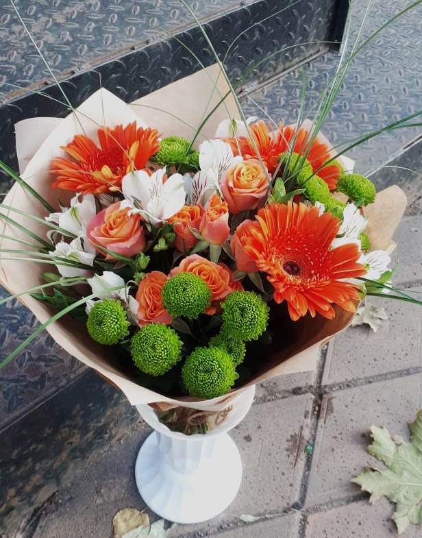 Букет цветов из: Герберы, Хризантемы, Альстромерии и Розы в Каневской
