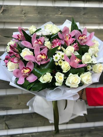 Букет цветов из: Розы и Хризантемы в Каневской