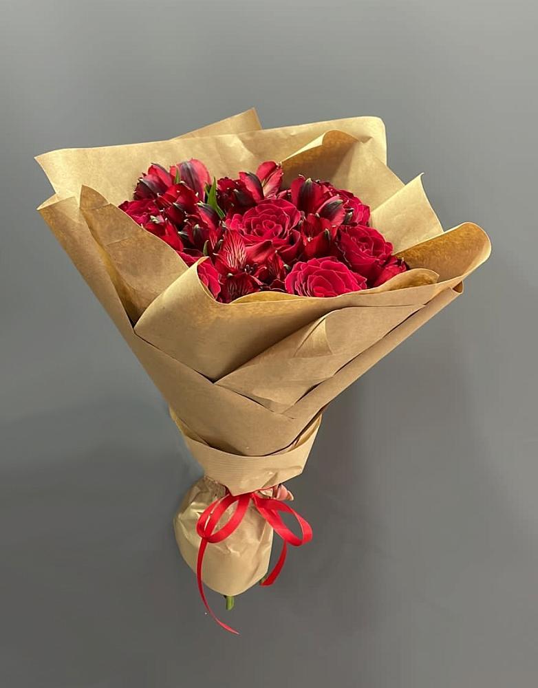 Букет цветов из: Альстромерии и Розы в Каневской