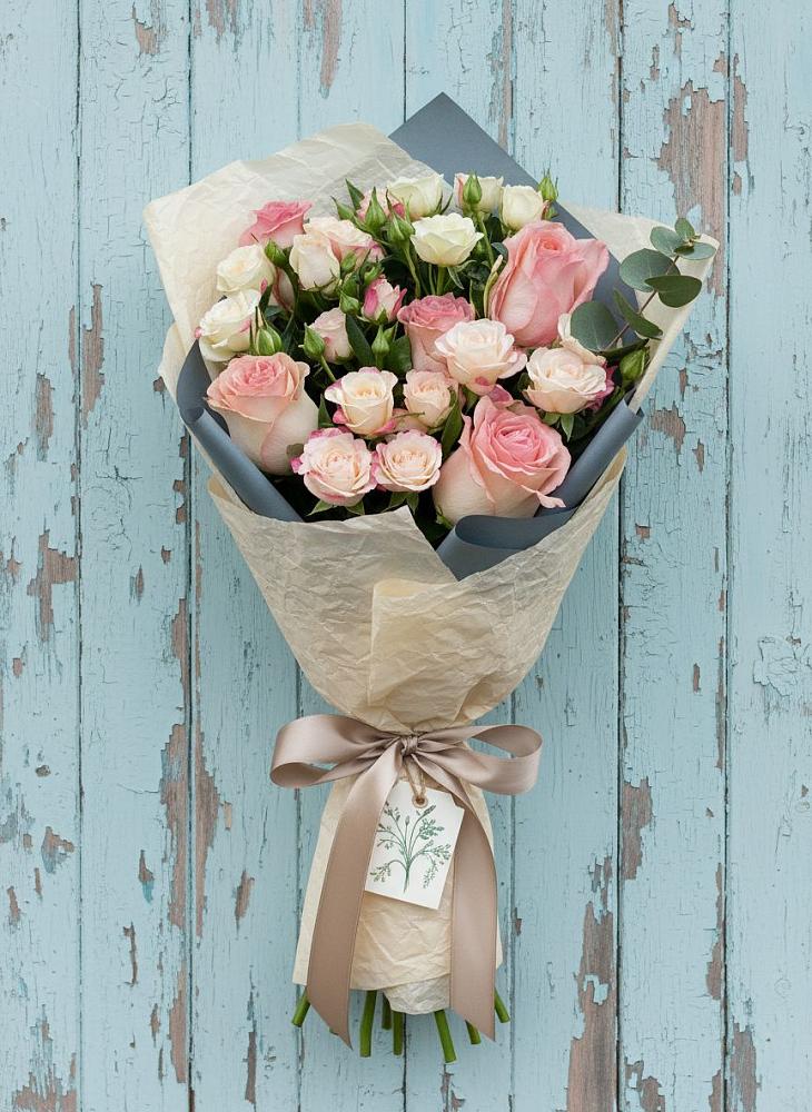 Букет цветов из: Розы в Каневской