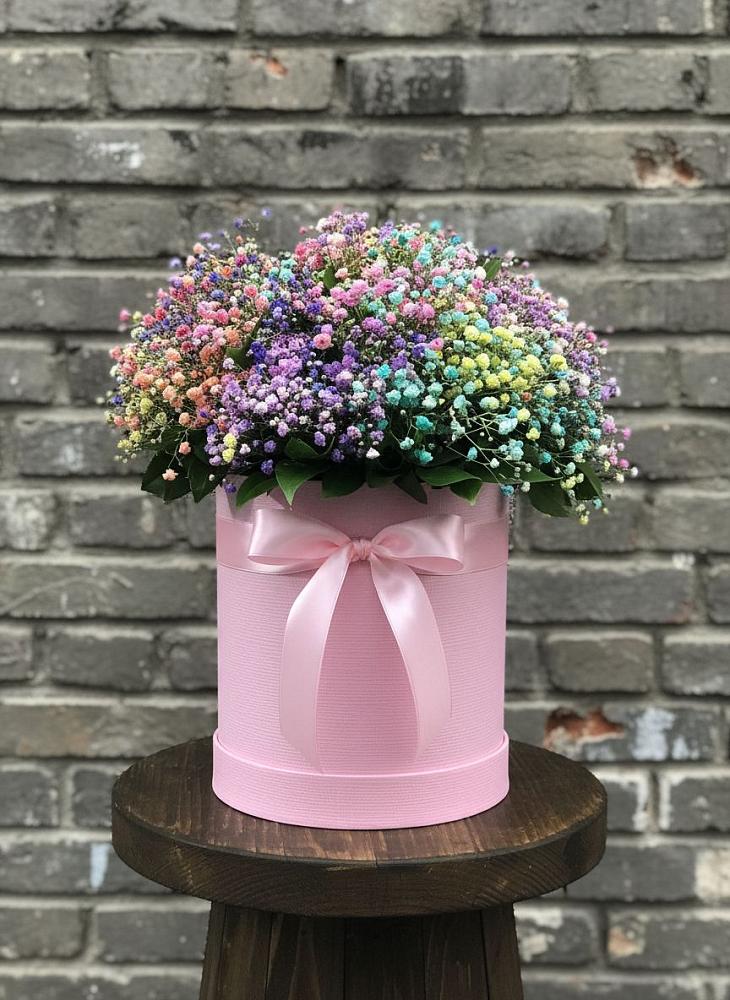 Цветочная композиция из Гипсофила и Розы в шляпной коробке в Каневской