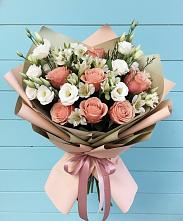 Букет цветов из:  Розы, Альстромерии и Лизиантусы в Каневской
