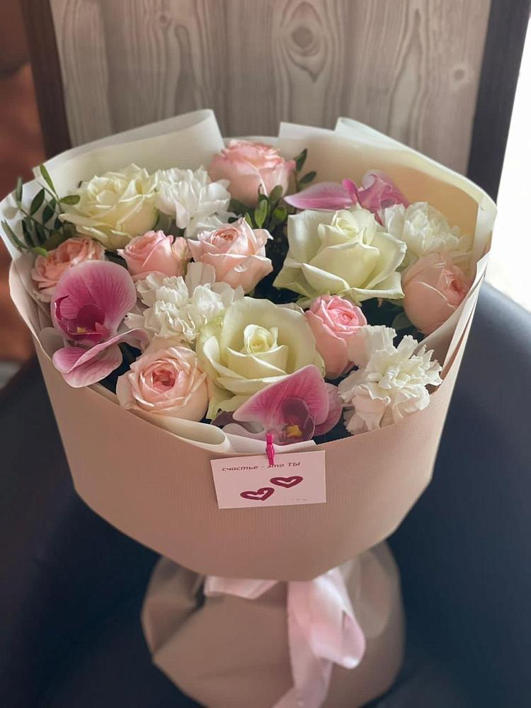 Букет цветов из: Орхидеи, Розы и Гвоздики в Каневской