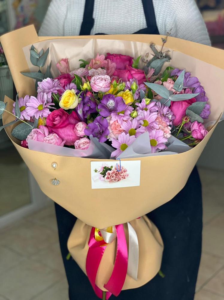 Букет цветов из: Хризантемы, Гвоздики и Альстромерии в Каневской