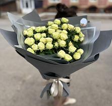 Букет Белые кустовые розы Солинеро в Каневской