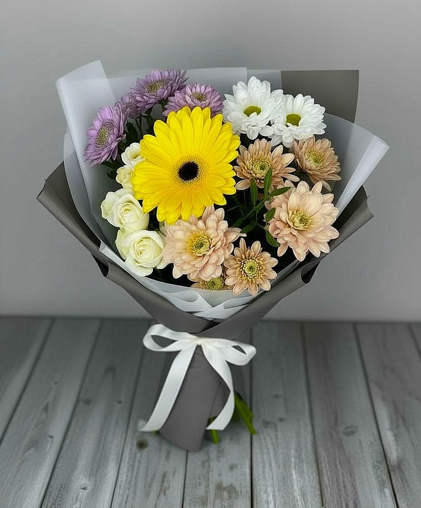 Букет цветов из: Розы, Герберы и Хризантемы в Каневской