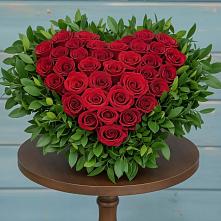 Цветочная композиция из Розы в виде сердца в Каневской