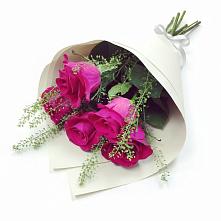 Букет цветов из:  Розы в Каневской