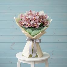 Букет цветов из:  Орхидеи и Розы в Каневской