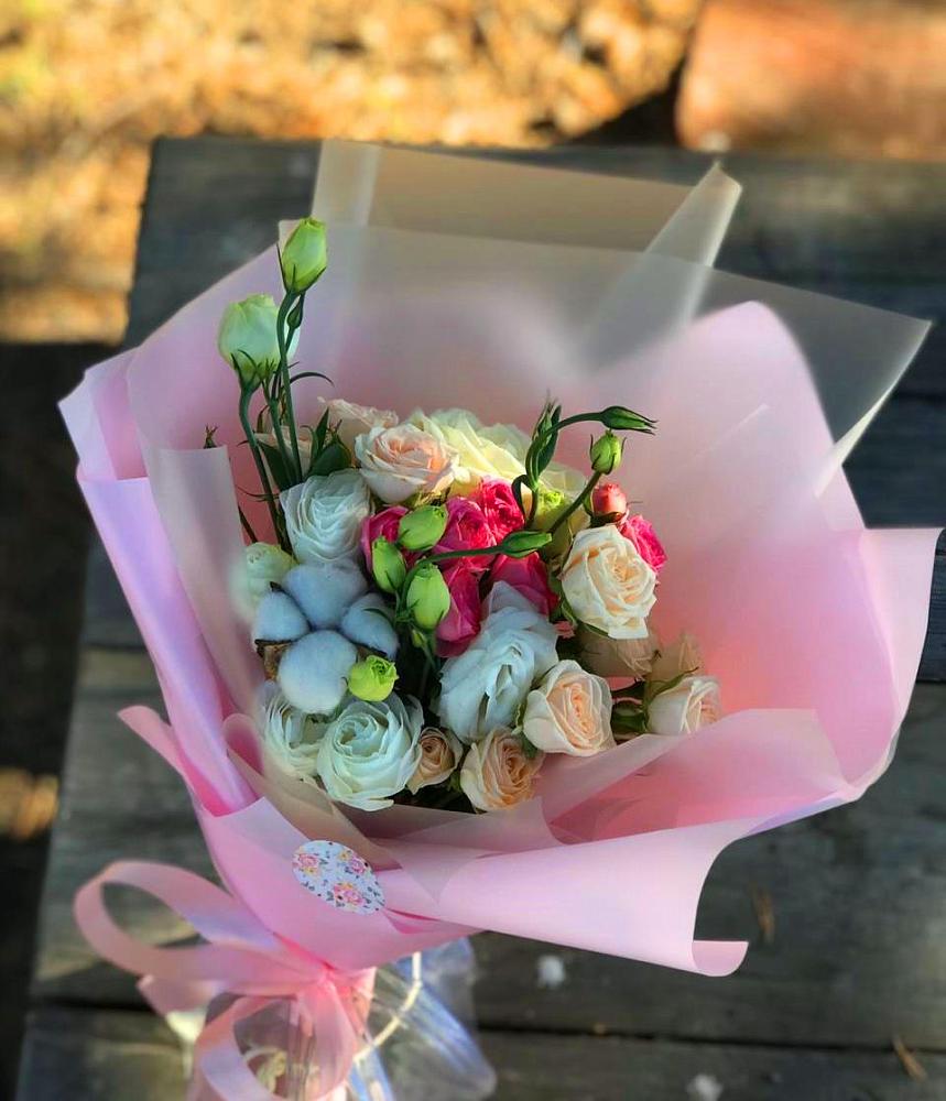 Букет цветов из: Розы и Лизиантусы в Каневской