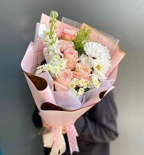 Букет цветов из:  Хризантемы и Розы в Каневской