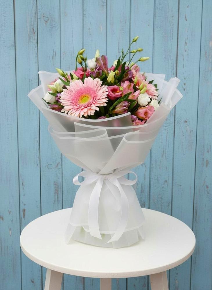 Букет цветов из: Герберы, Альстромерии и Лизиантусы в Каневской