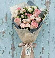 Букет цветов из:  Розы в Каневской