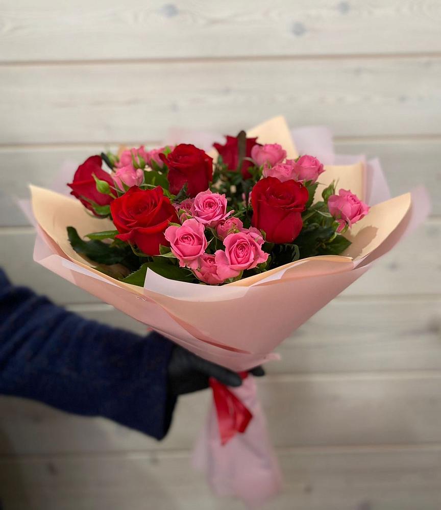 Букет цветов из: Розы в Каневской