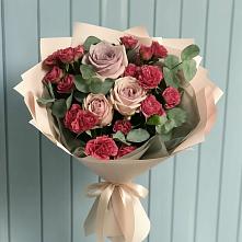 Букет цветов из:  Гвоздики и Розы в Каневской