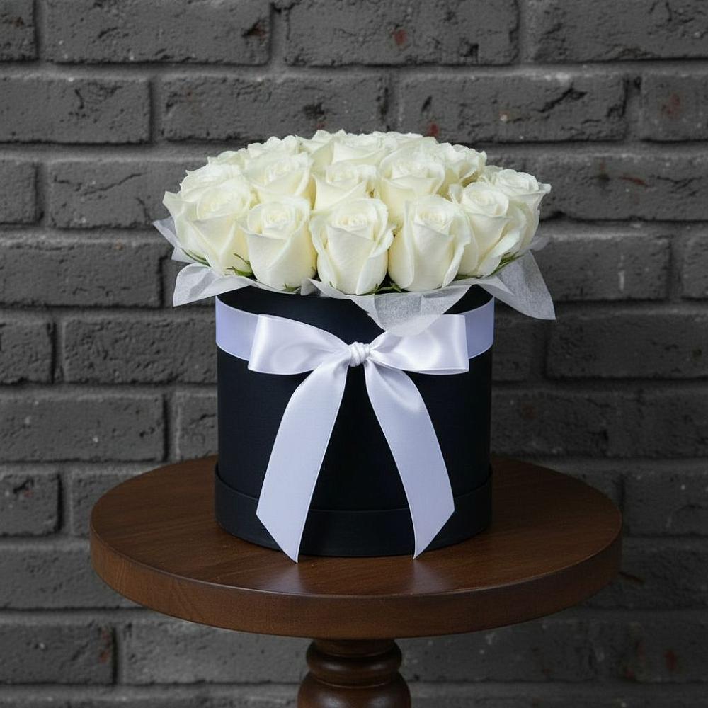 Цветочная композиция из Розы в шляпной коробке в Каневской