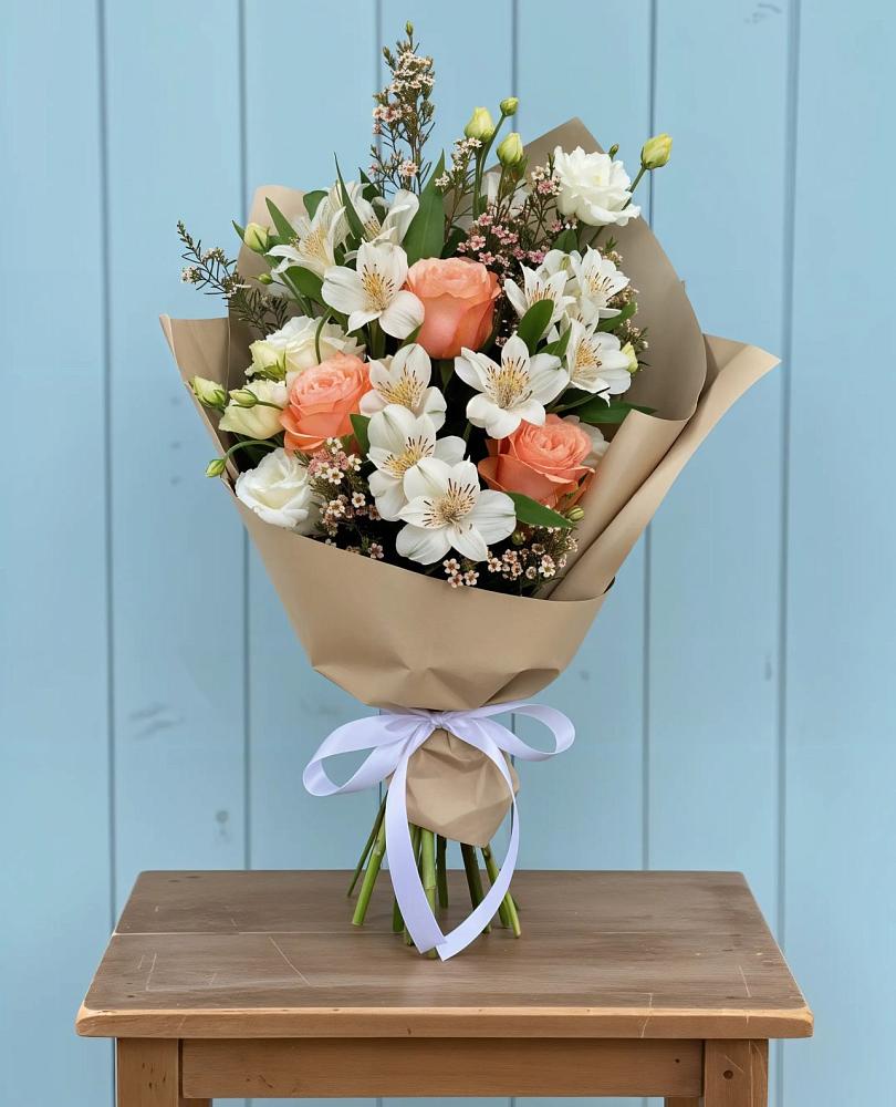 Букет цветов из: Альстромерии, Лизиантусы, Розы и Хризантемы в Каневской