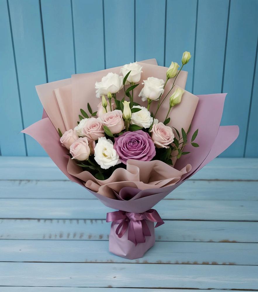 Букет цветов из: Розы и Лизиантусы в Каневской